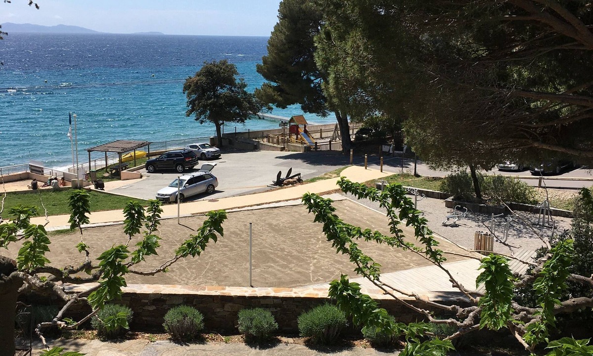 Le Rayol Villa | Characteristic villa with private pool 50 m from the beach