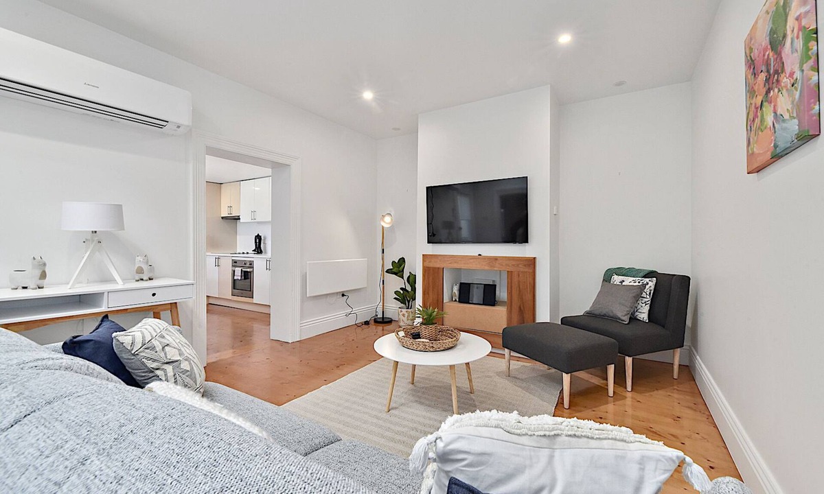 Launceston CBD Cottage | Character cottage on CBD fringe