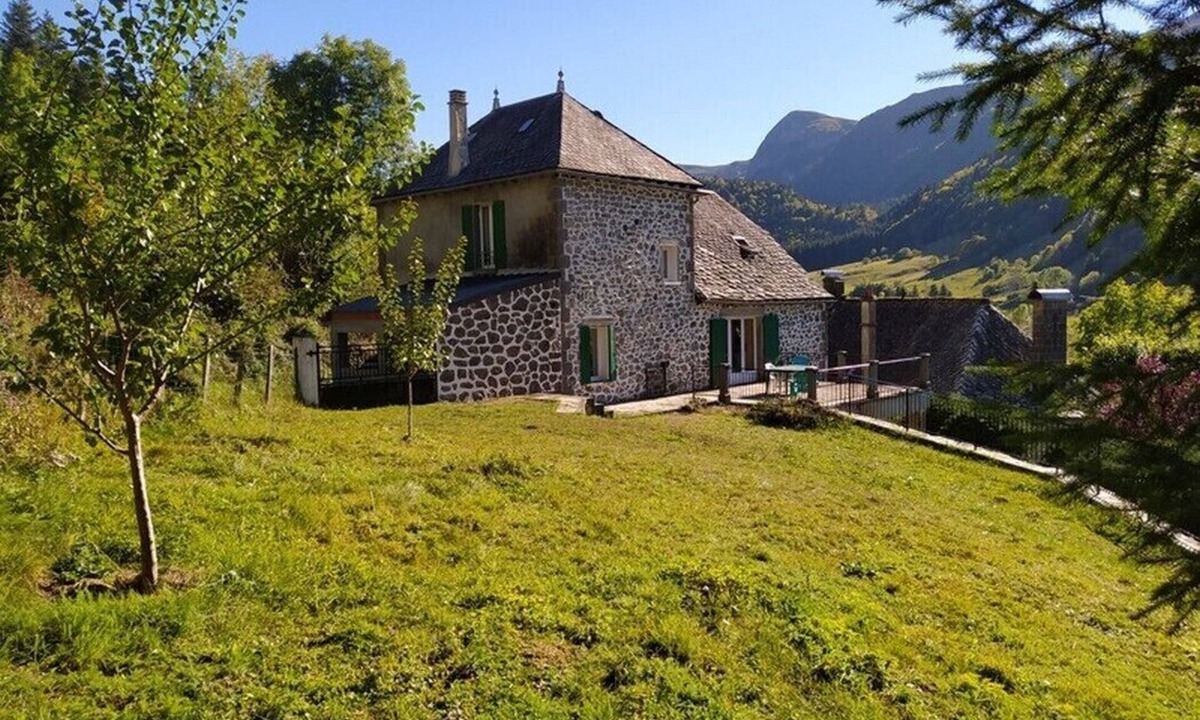 Le Falgoux House | Character gîte at the foot of Puy Mary in le Falgoux