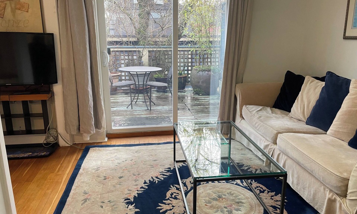 Kitsilano House | Character home away home in kitsilano