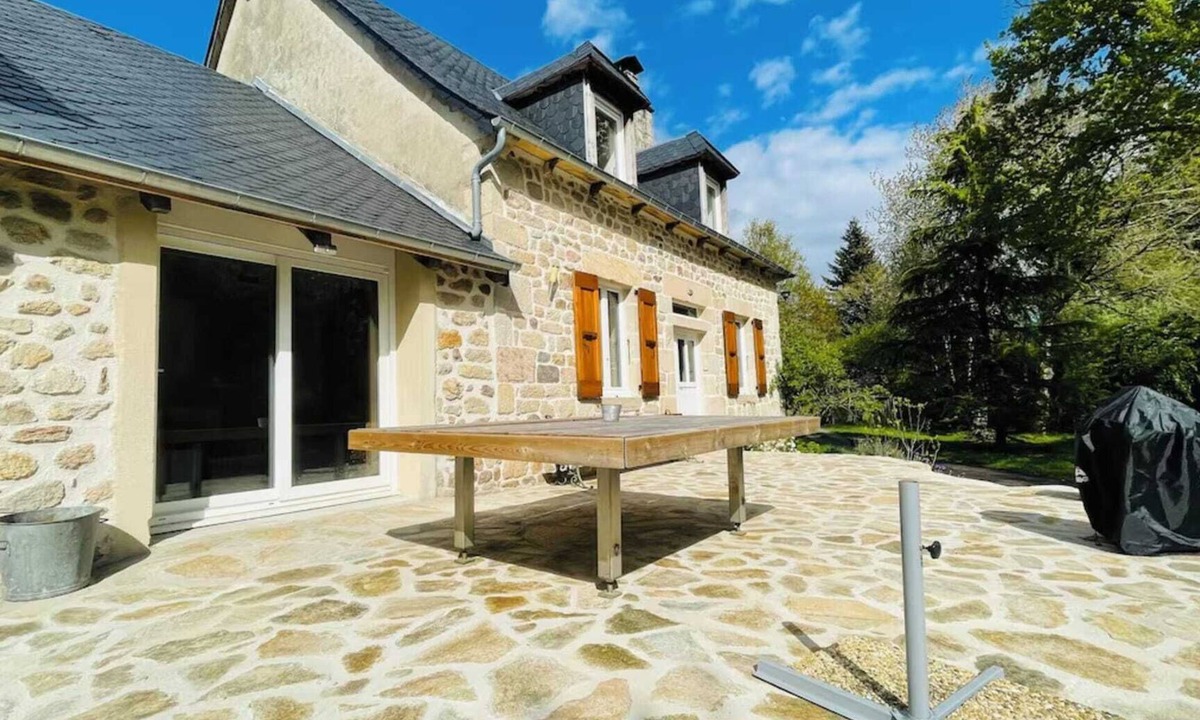 Darazac House | Character house with pétanque court