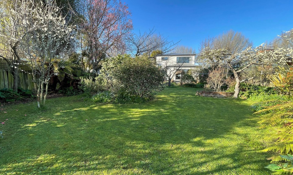 Edgeware House | Character, quiet & new, near CBD: CNZhouse