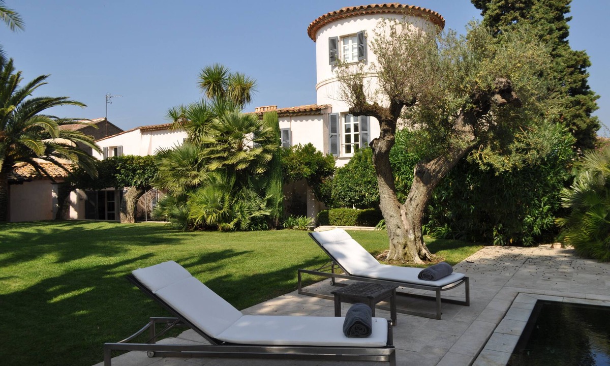 Saint-Tropez City Centre Villa | Character villa in the heart of St-Tropez! Swimming pool, lush garden and calm