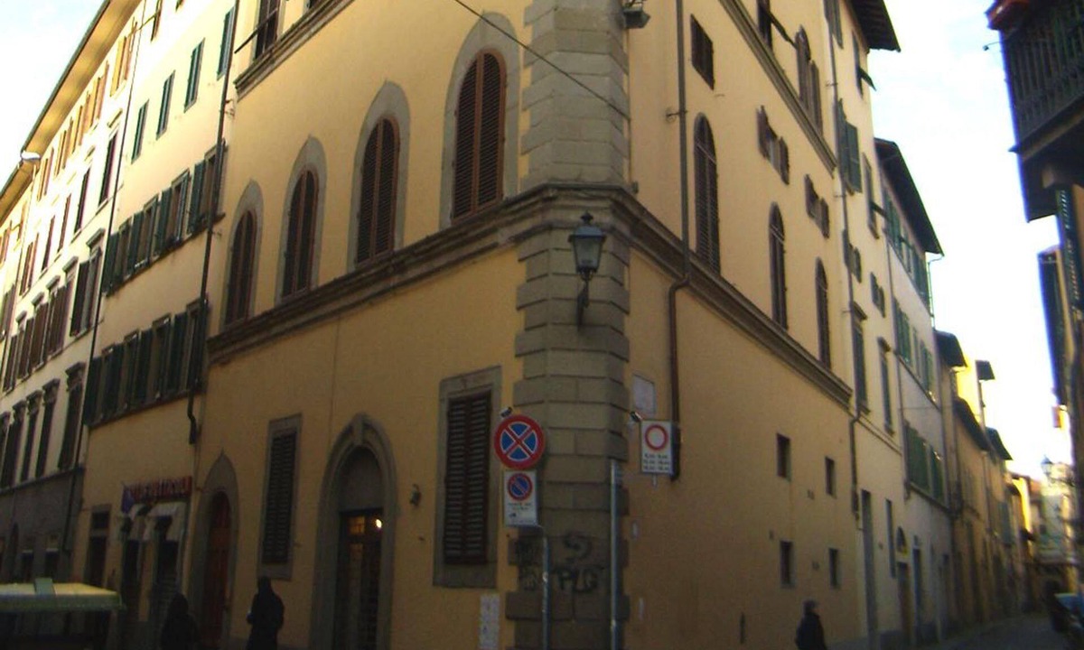 San Frediano Apartment | Characteristic Apartment Old Florence (tourist tax €. 6 x day x person included)