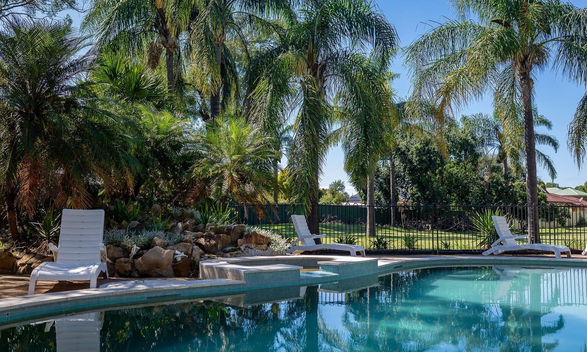 Singleton Hotel | Charbonnier Motor Inn