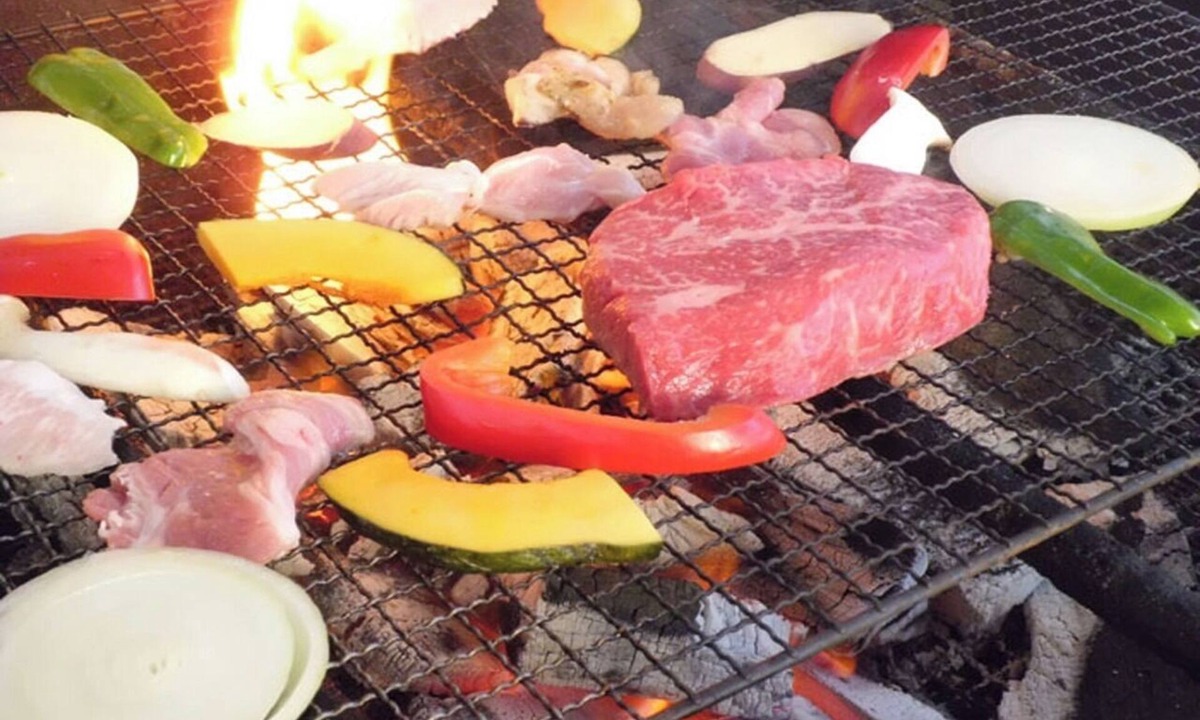 Shizukuishi RV Rental | Charcoalgrilled BBQ with Maezawa beef steak 8 pe/Iwate District Iwate