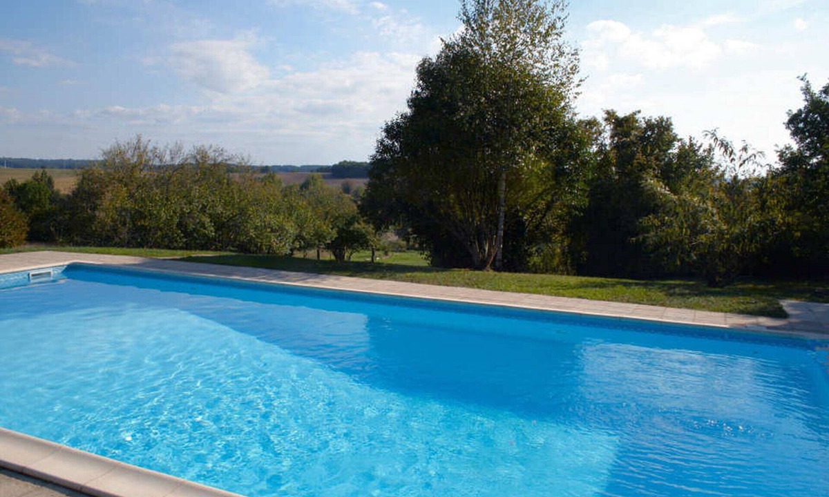 Juignac House | Charente/Dordogne idyllic views,large pool, near Aubeterre & Manoir de Longeveau