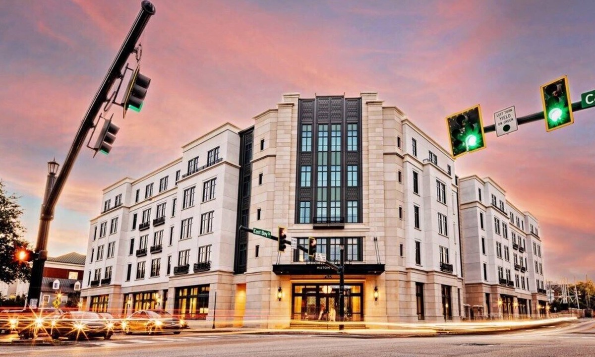 Ansonborough Condo | Charleston | Couples Historic Retreat | Gym + Downtown