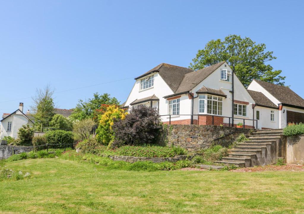 Barnstaple House | Charlesworth