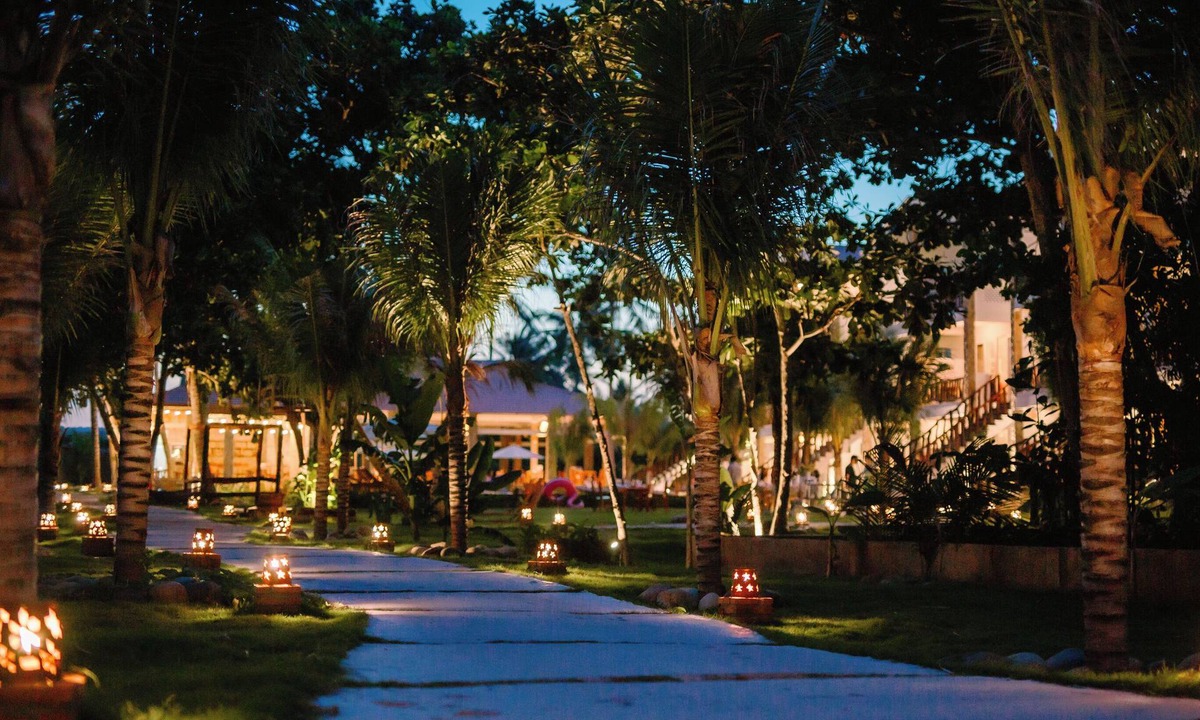 Suoi Nuoc Beach Resort | Charm Hon Rom Villas Resort