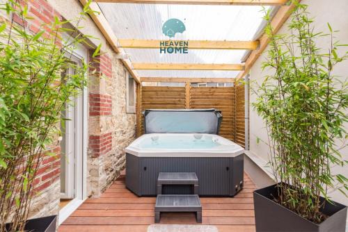 Guingamp Apartment | Charmant Duplex avec jacuzzi Guingamp centre