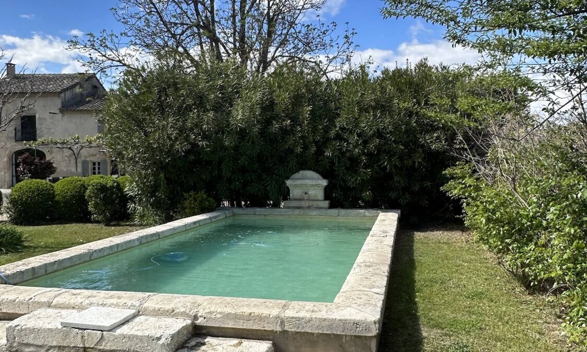Plan-d'Orgon House | Charmant Mas Contemporain Avec Piscine Proche des Alpilles