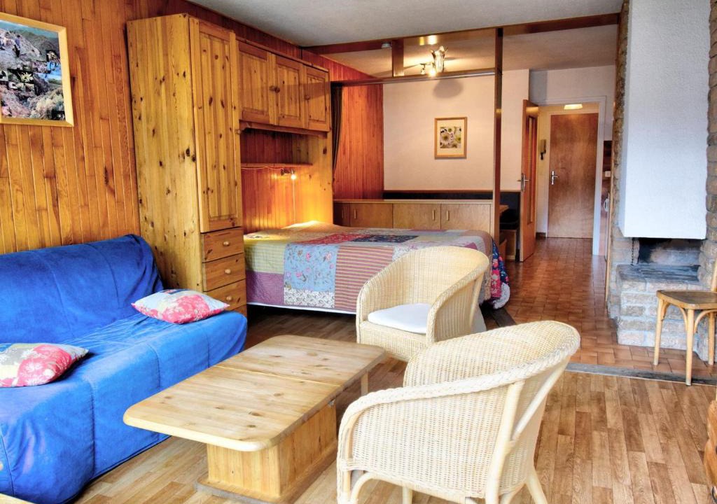 Morzine Apartment | Charmant studio central à Morzine avec balcon et cheminée - FR-1-524-69