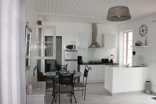 Chambon House | Charmante maison charentaise "BONHEUR" * 4 pers