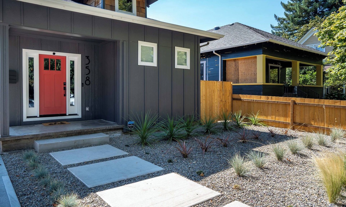 Downtown Eugene House | Charmer Downtown 3BR Home w Free Parking near UofO