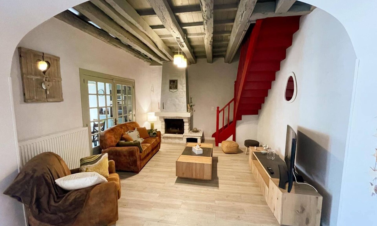 Saint-Jean-Saint-Germain Cottage | Charming house with pool and parking - 12 guests