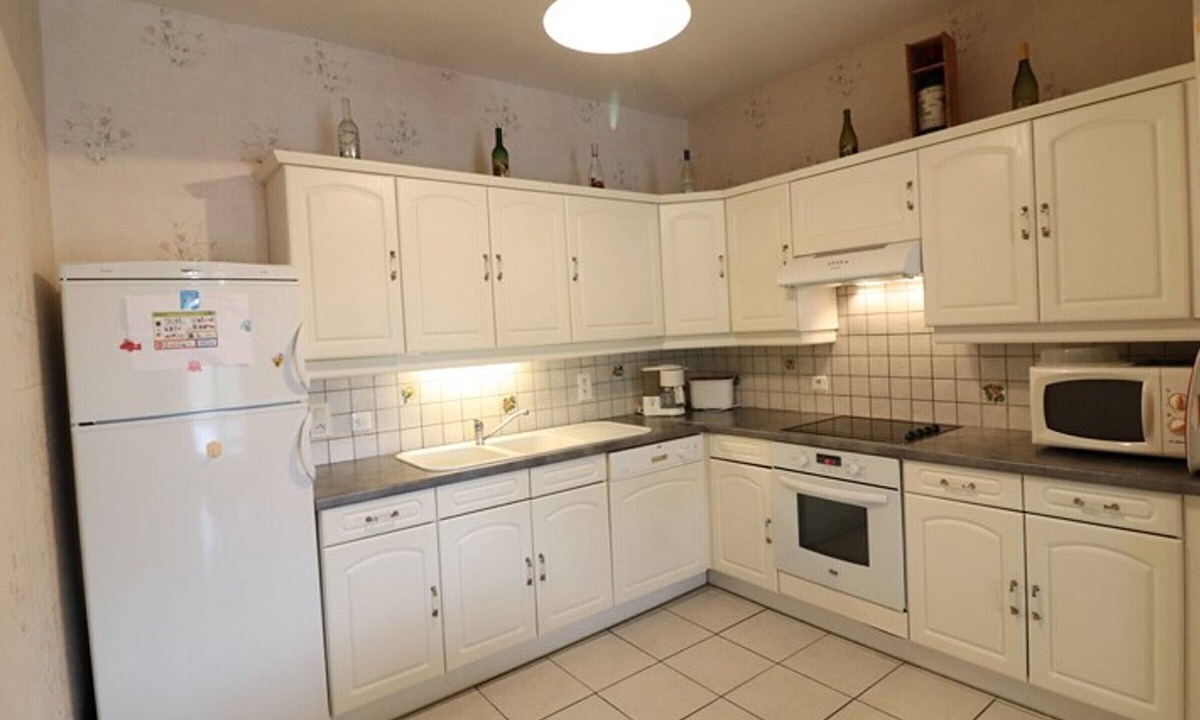 Saint-Just Cottage | Charming Renovated 1857 Farmhouse, Sleeps 9, BBQ, Wi-Fi, Near Nature & Historical Sights
