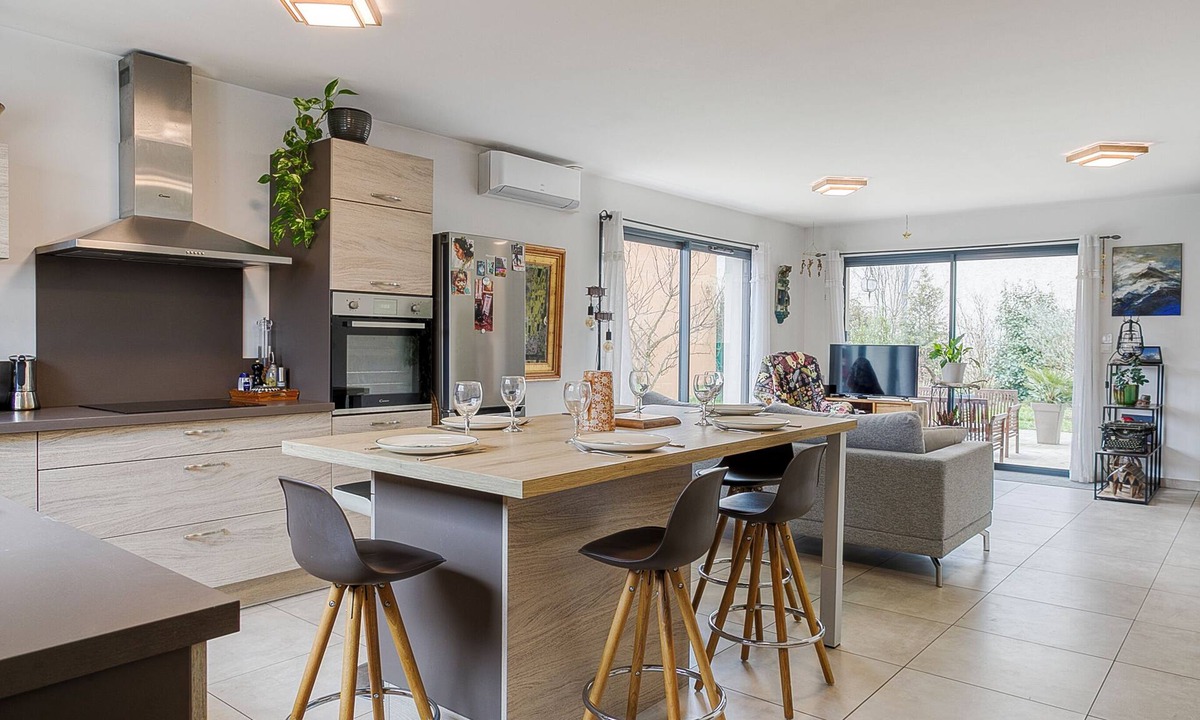 Saint-Didier-de-Formans House | Charming country house
