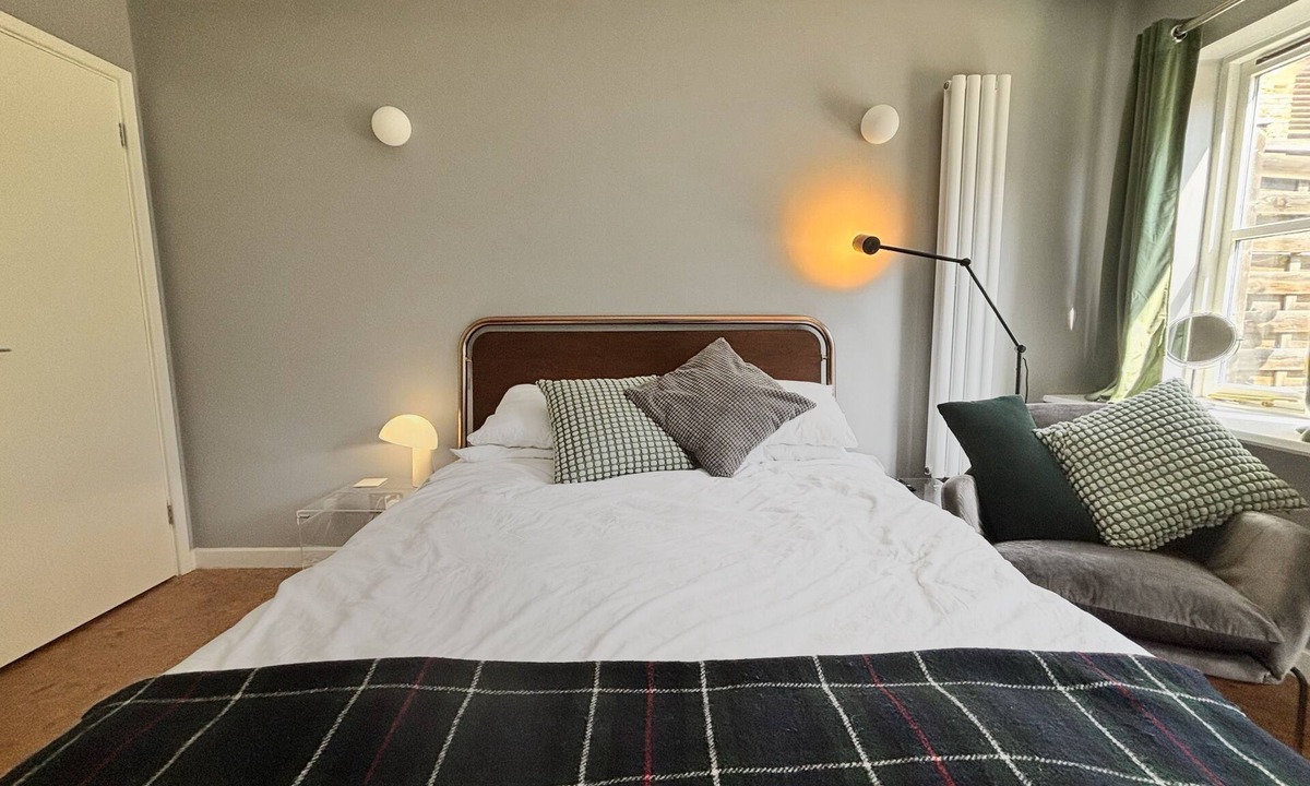 Haggerston Apartment | Charming 1 bed flat with extra study and sofabed
