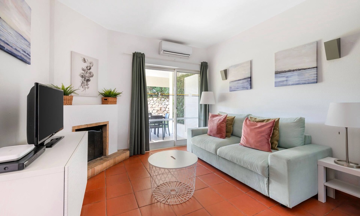 Almancil House | Charming 1-Bed Villa | Quinta do Lago | Sleeps 4