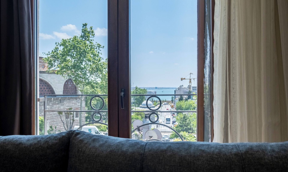 Tophane Apartment | Charming 1-bedroom apartment in brilliant Istanbul with Bosphorus view