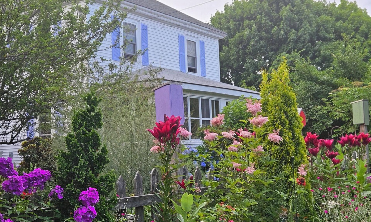 Kittery Apartment | Charming 1-bedroom apartment in delightful Kittery with AC