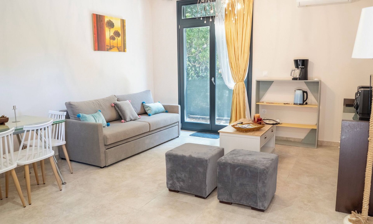 Kambos Apartment | Charming 1-bedroom apartment in delightful Chios and traditional Kampos area.