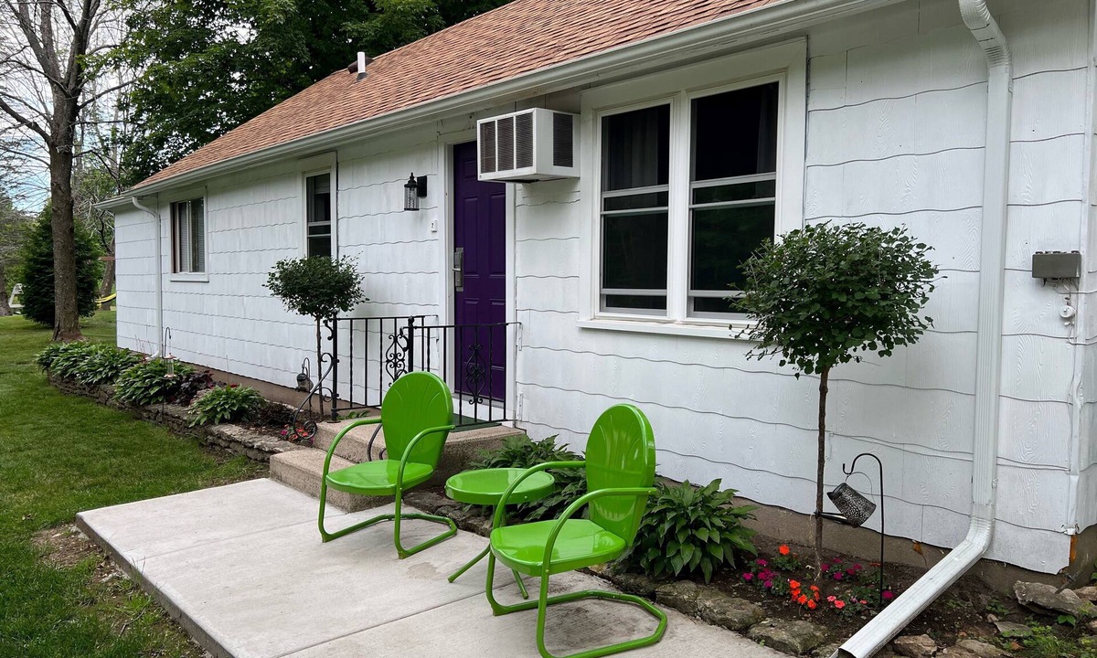 Fish Creek Cottage | Charming 1 bedroom duplex in Fish Creek - Perfect for a little hideaway