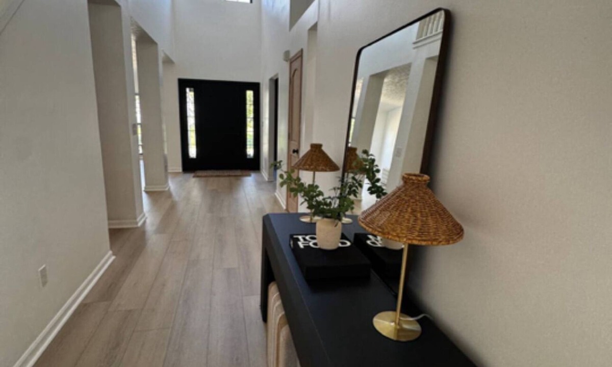 Kilbourne House | Charming 1-bedroom Private Lower LevelnPowel Dublin