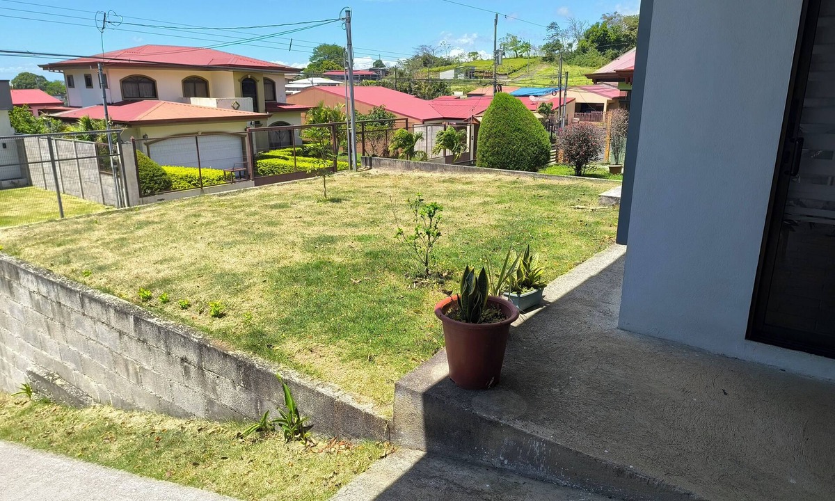 Tilaran Apartment | Charming 1-bedroom studio in wonderful Tilaran with WiFi