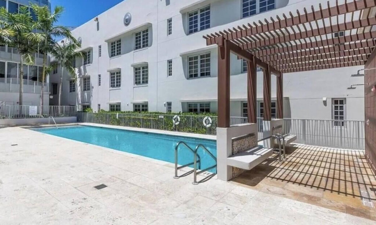 City Center Apartment | Charming 1-bedroom apartment in lovely Miami Beach with fitness room, AC