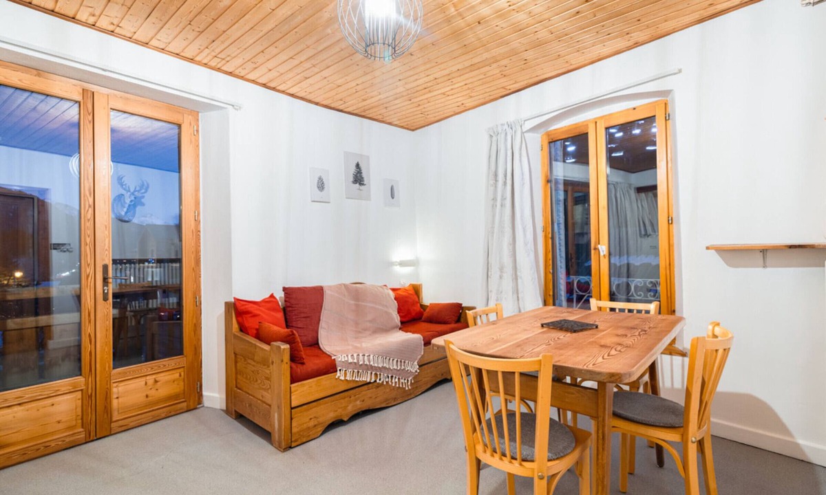 Chantemerle Apartment | Charming 1-BR Apartment for 4 with Pool, Wi-Fi & Parking, Near Ski Slopes
