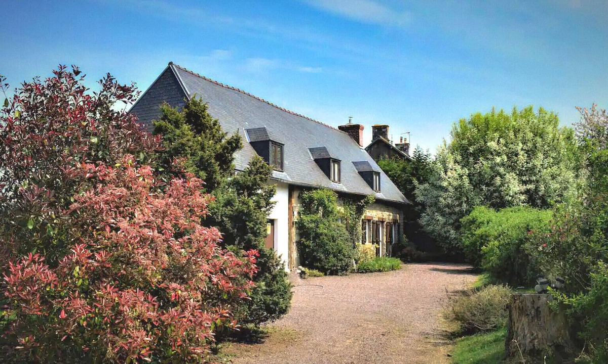 Le Theil-Bocage House | Charming 17th Century Normandy Longere in Valdallière, Calvados. Cozy Retreat!
