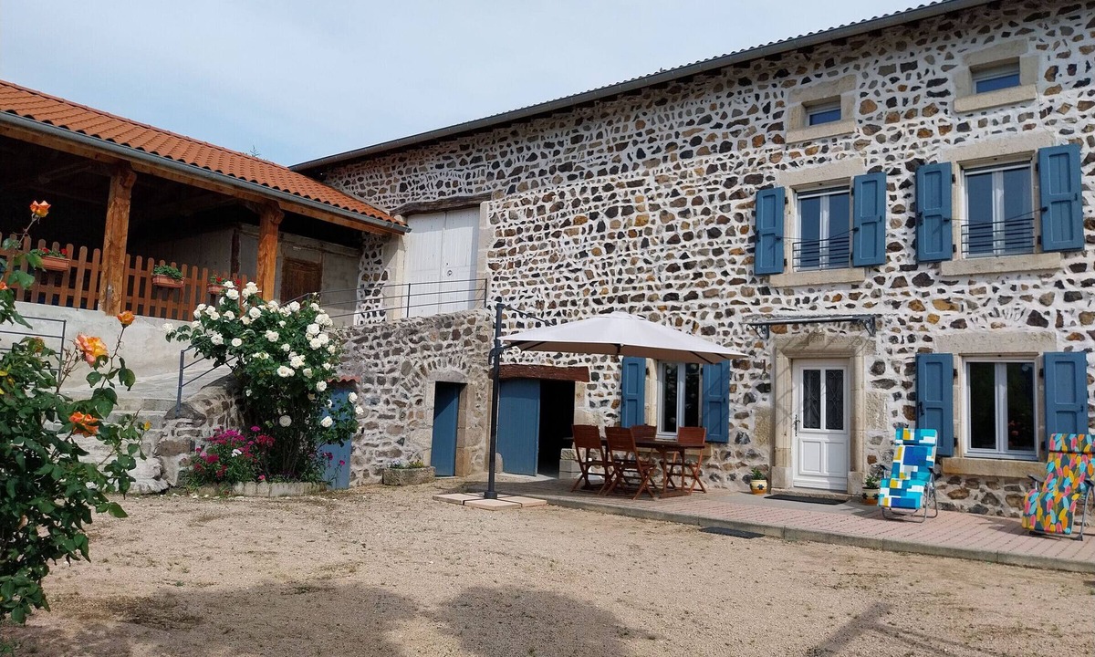 Saint-Vincent Cottage | Charming 19th-Century Farmhouse: Heated, Baby-Friendly, Near Loire Gorges & Historic Sites