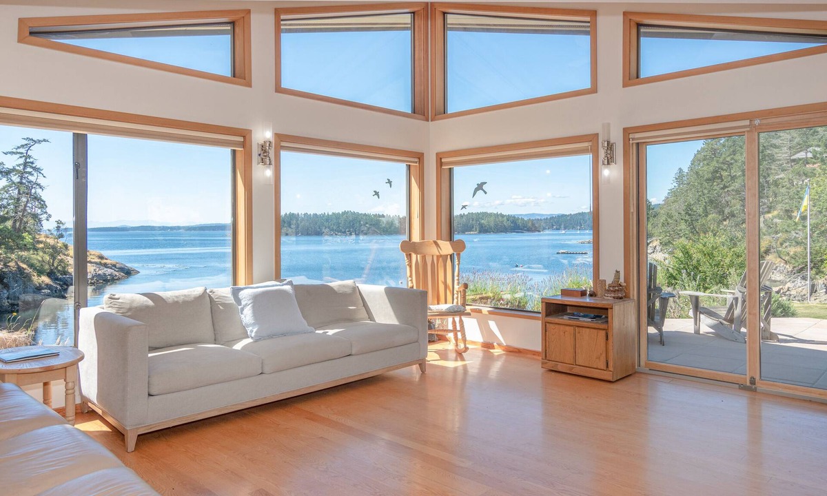 Salt Spring Island Cottage | Charming 2-bedroom cottage on Salt Spring Island with ocean view patio.