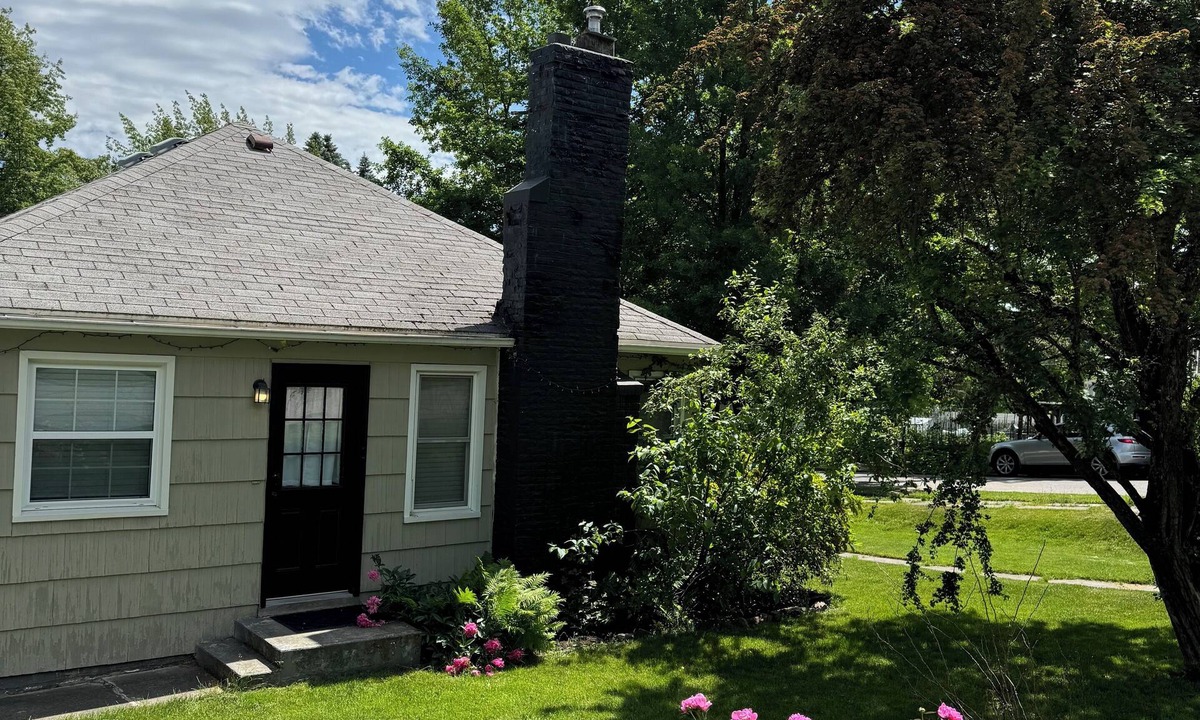 Coeur d'Alene House | Charming 2-bdrm downtown Coeur d'Alene Historic Foster Ave-Garden District