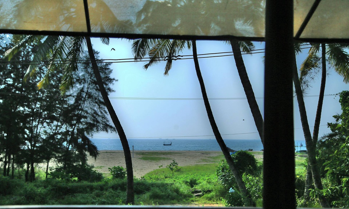 Cherthala Bed & Breakfast | Charming 2 Beach front bedroom B&B with AC, WiFi in Marari Arthunkal