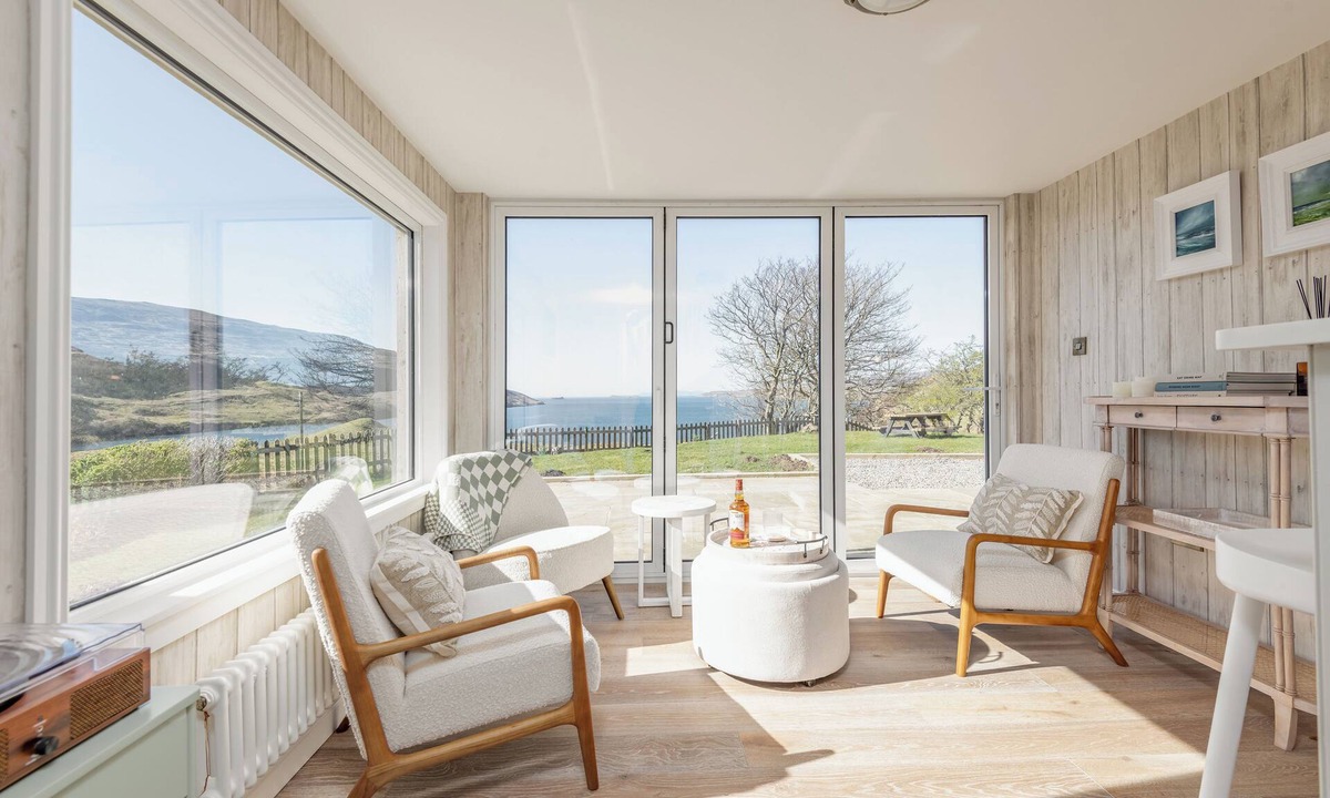 Stein Cottage | Charming 2-Bed Cottage with Loch Bay Views – Waternish, Isle of Skye