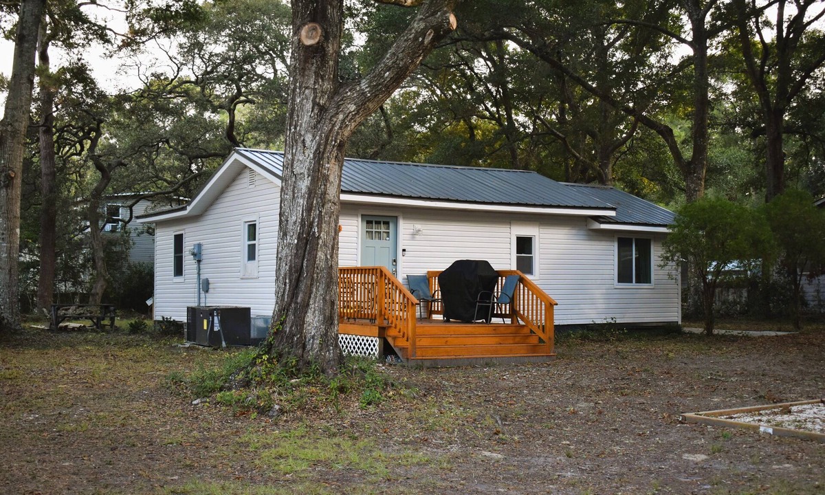 Ocean Isle Beach Cottage | Charming 2-bedroom cottage in tranquil Ocean Isle Beach 5 min drive to the beach