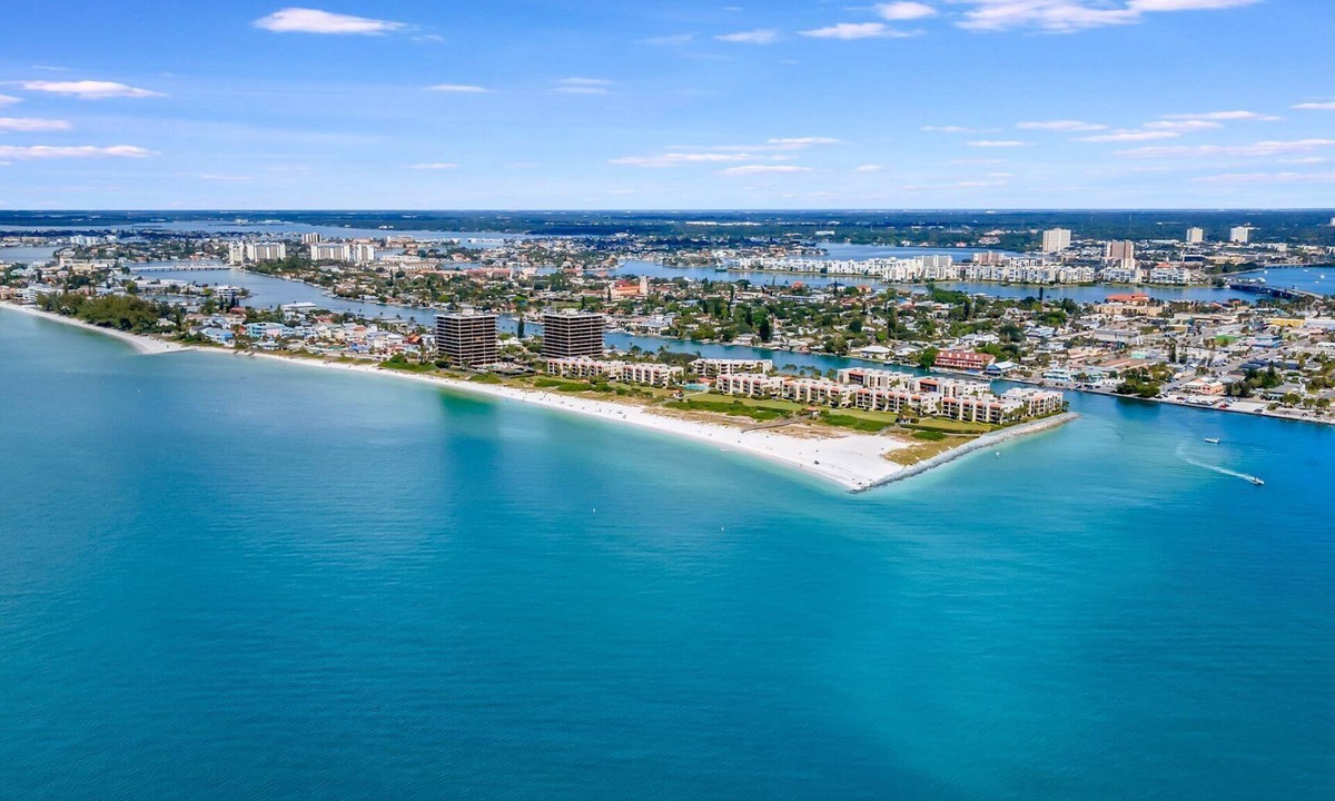 St. Pete Beach House | Charming 2-bedroom house with AC, WiFi in St. Pete Beach