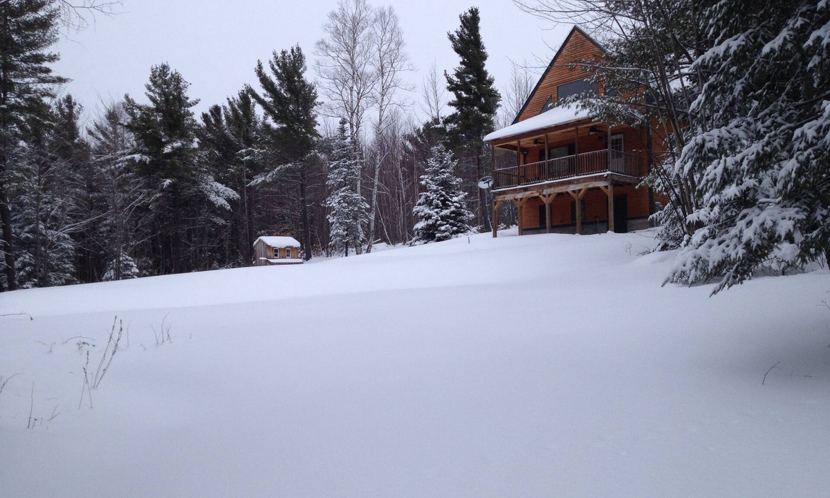 Twin Mountain House | Charming 2-bedroom, 1-bathroom home in Carroll,NH located on 7 acres White Mtns