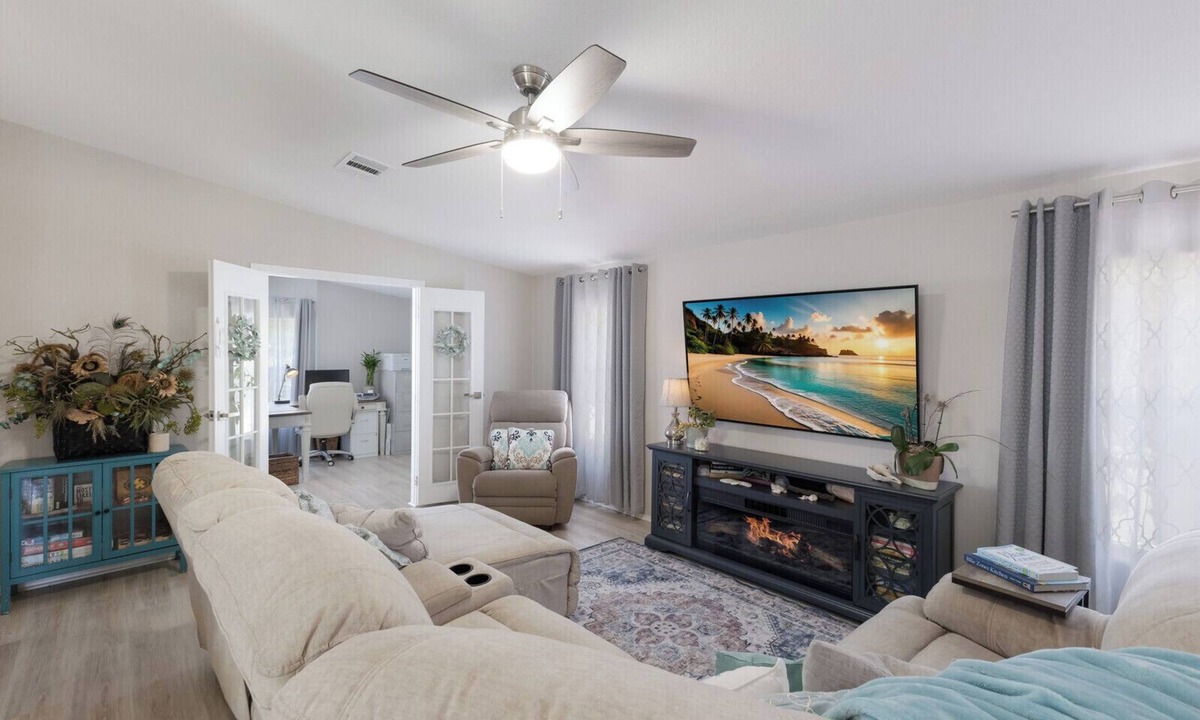 Grove City House | Charming 2-bedroom 2-bath house near BEACHES, marinas, golfing and more…
