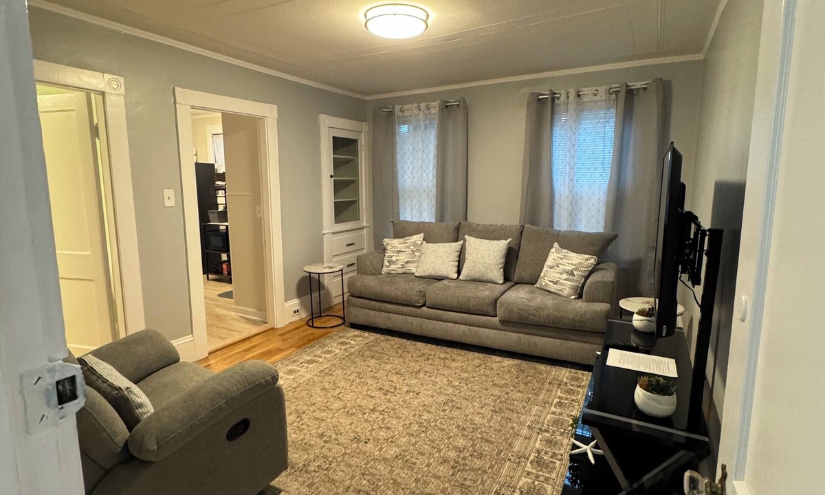 Corey Square Apartment | Charming 2-bedroom 2nd Fl apt in Manchester. Walking distance to restaurants