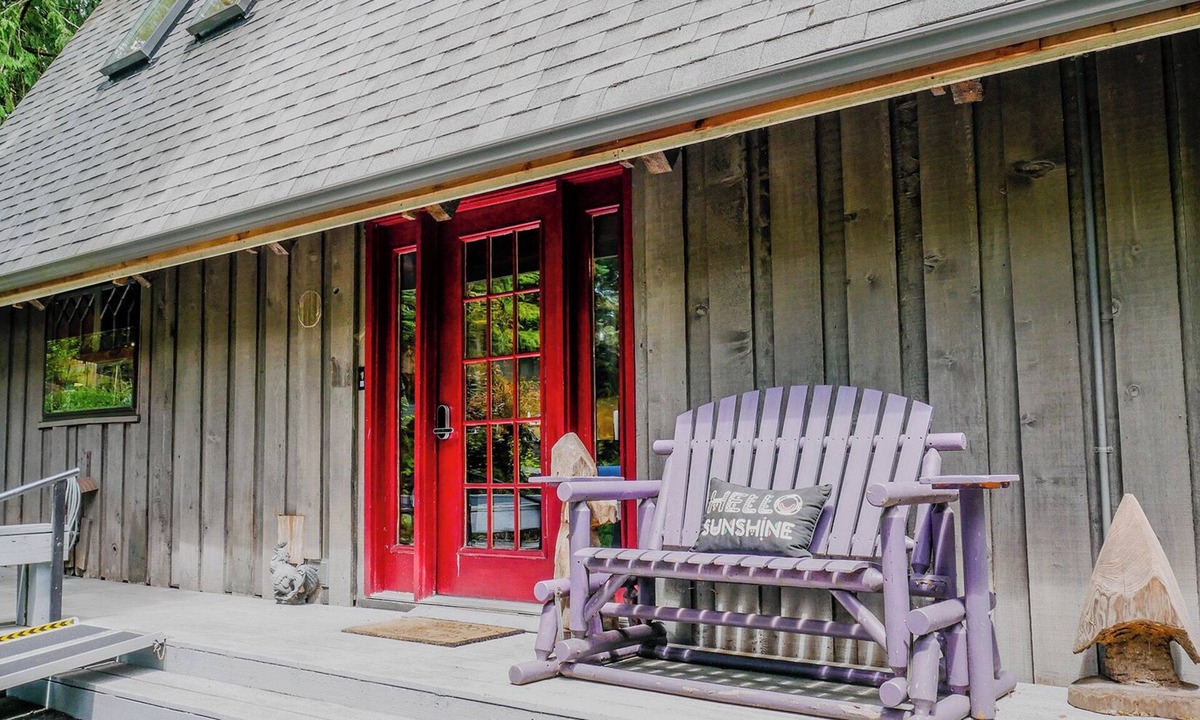 Kelso House | Charming 2-bedroom A-Frame log cabin house with WiFi, AC in Kelso