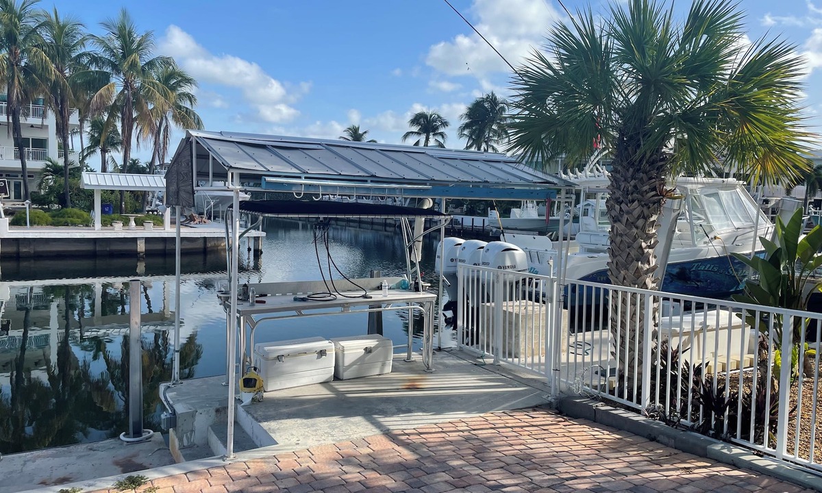 Islamorada Apartment | Charming 2-bedroom apartment with WiFi, AC in serene Islamorada. 75' dock