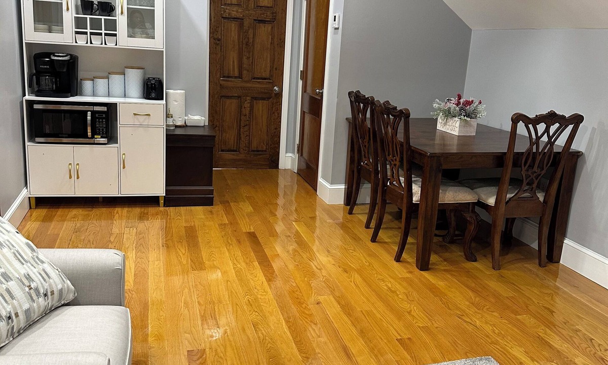 Manchester Apartment | Charming 2-bedroom apartment in Manchester with AC, WiFi