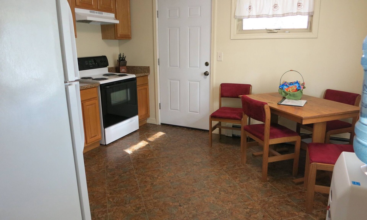 North Pole Apartment | Charming 2-bedroom apt in fabulous North Pole with WiFi just outside City limits