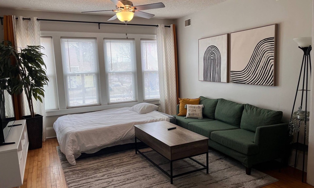 Summit - University Condo | Charming 2-bedroom apartment near downtown Saint Paul with WiFi