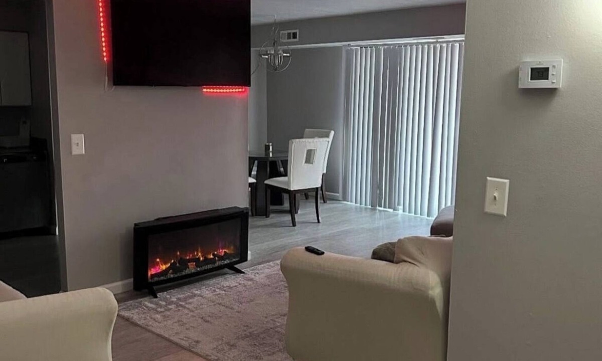 Southfield Apartment | Charming 2-bedroom apartment with fitness room and AC in Southfield