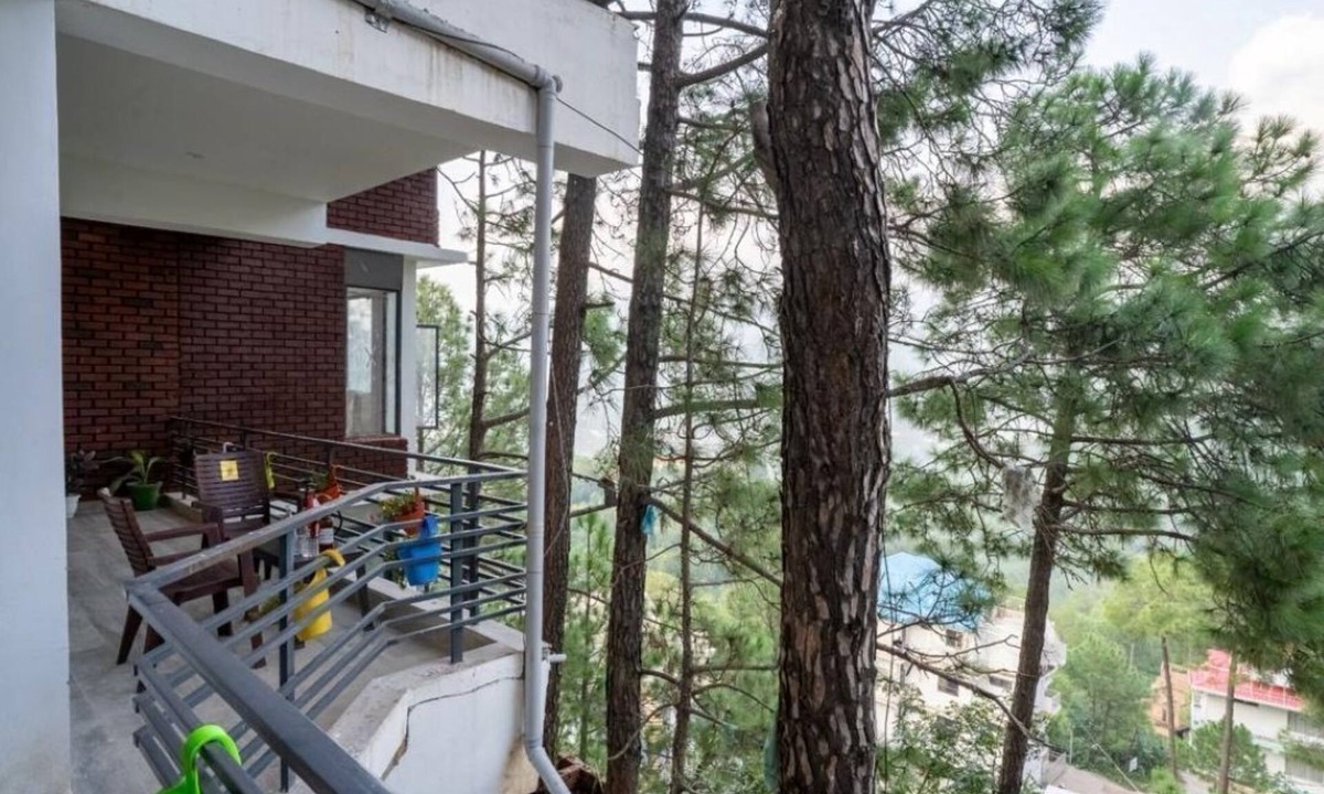Kasauli Apartment | Charming 2-bedroom apartment with AC in Dharampur